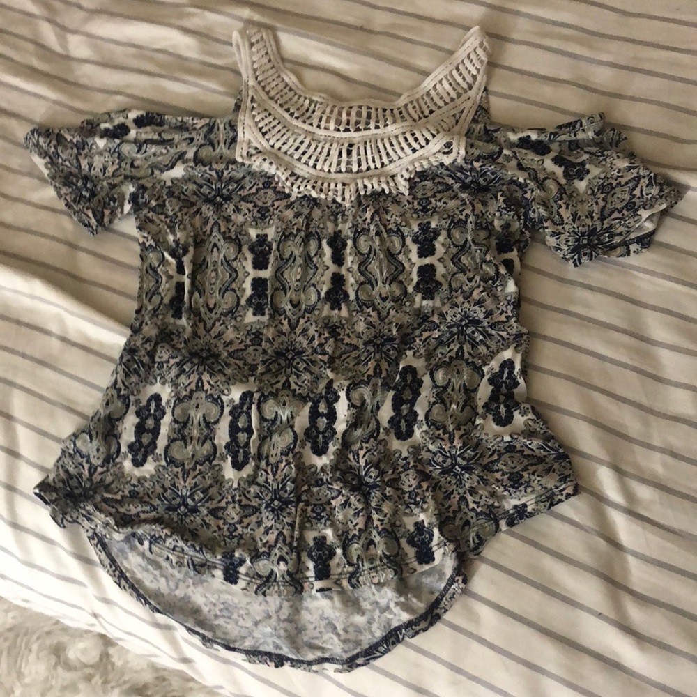 Off the Shoulder shirt
